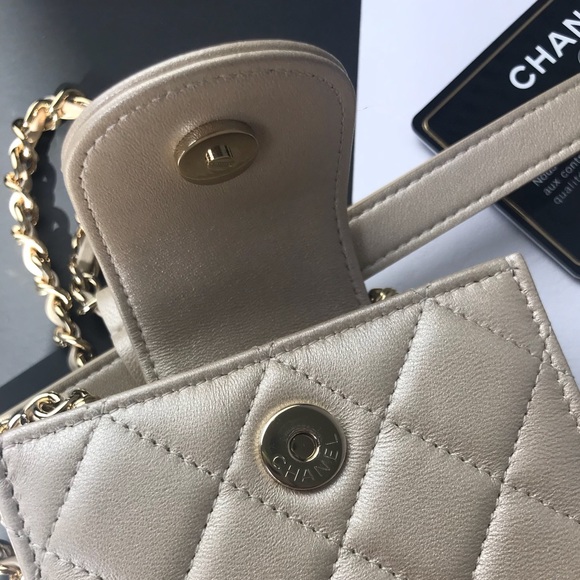 SOLD 💸AUTHENTIC CHANEL beige phone holder belt - Picture 5 of 8